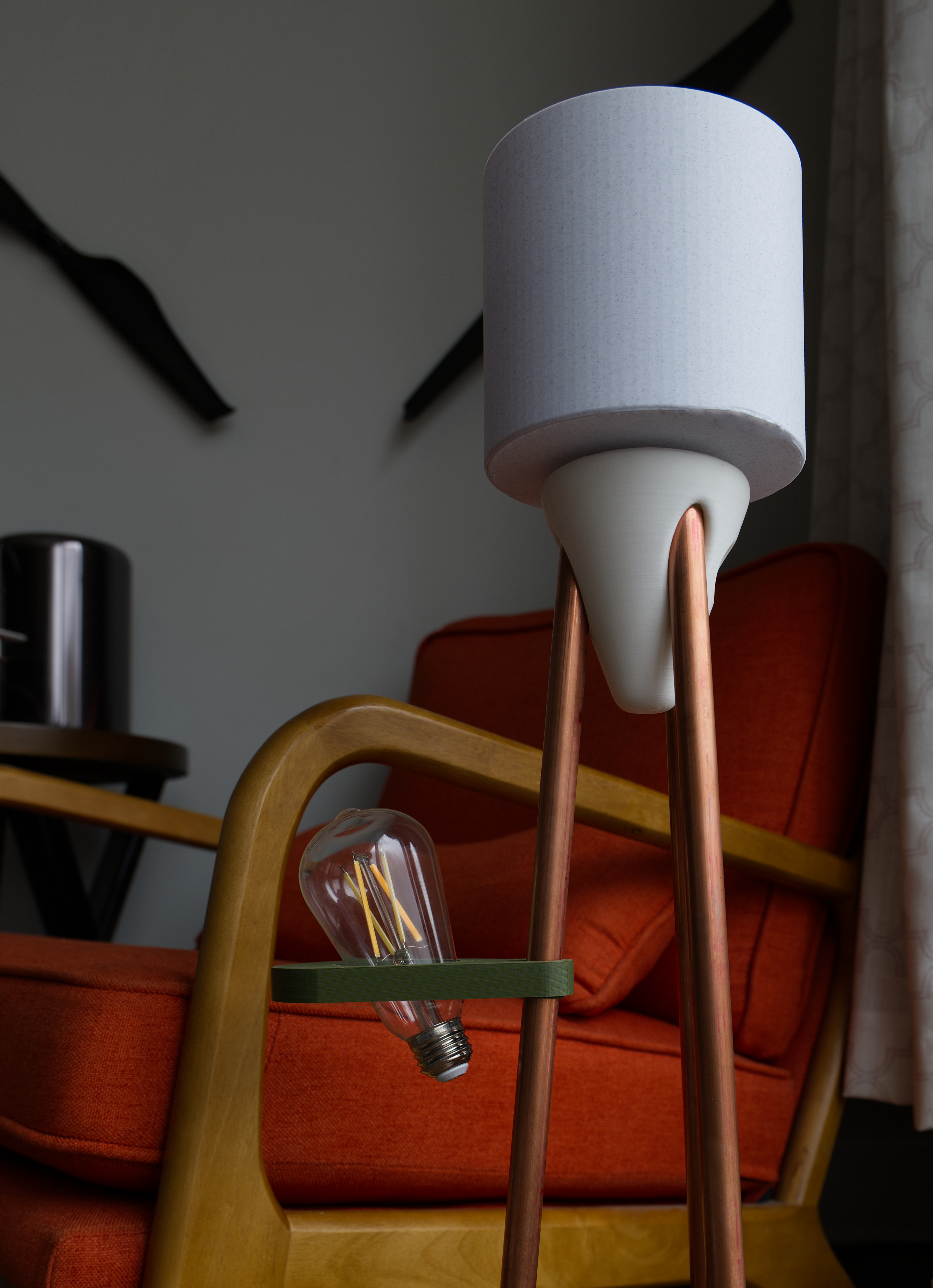 Hold That Thought interactive lamp design